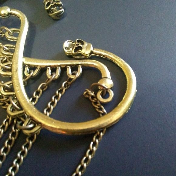 Hot Amazing 2019 Big Antique Skull Tassel Ear Cuff - Picture 4 of 6